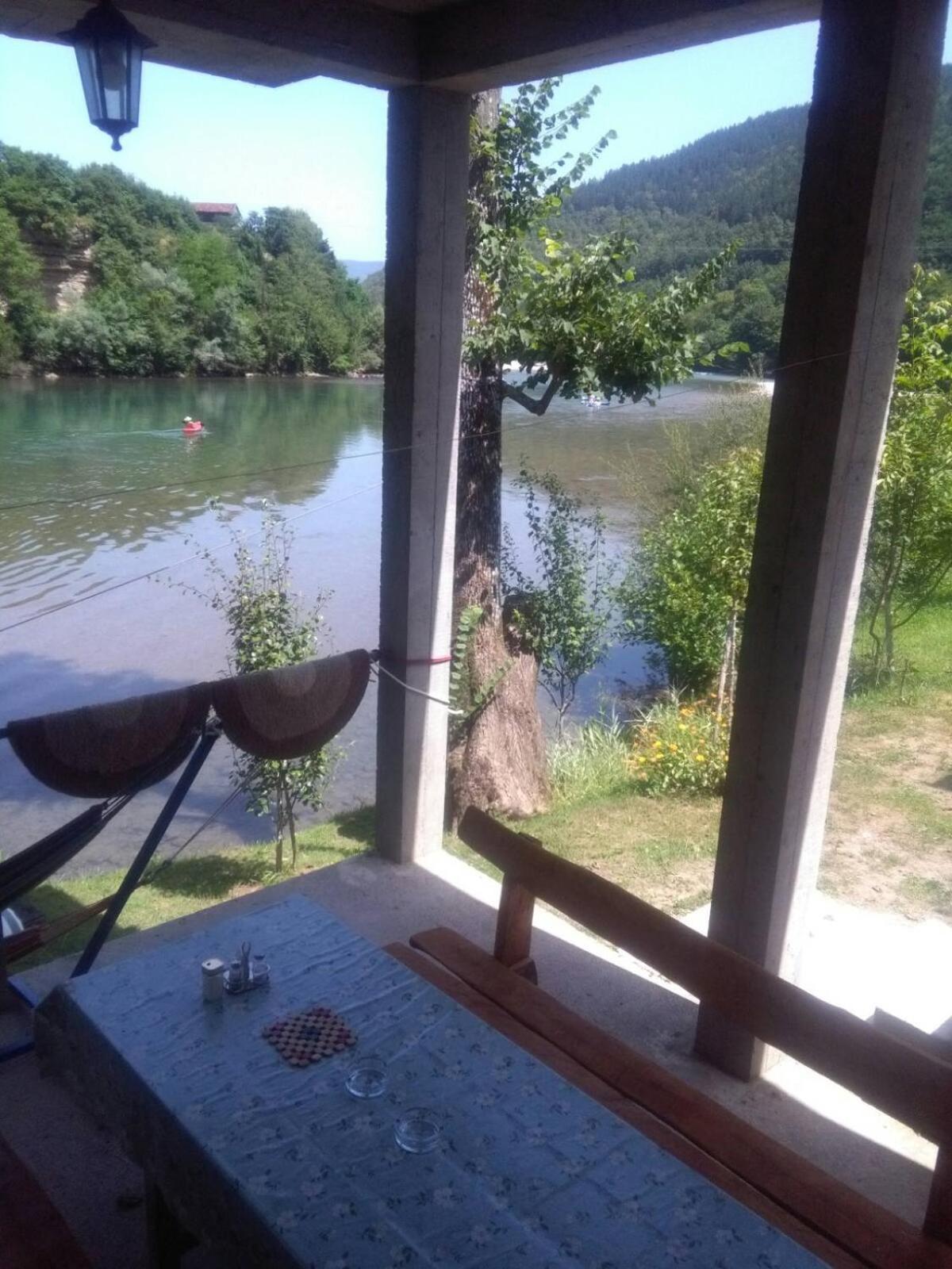Prenociste Na Drini Foca Bed & Breakfast ภายนอก รูปภาพ